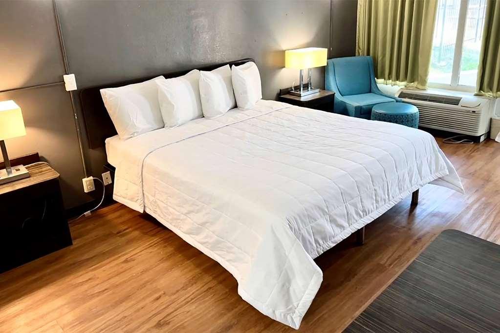 Travelodge By Wyndham Baton Rouge East Номер фото